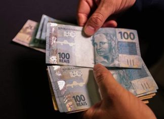 Balneário Gaivota paga a primeira parcela do 13º salário