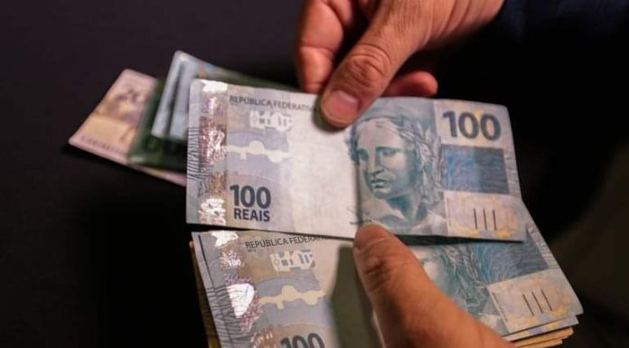 Balneário Gaivota paga a primeira parcela do 13º salário