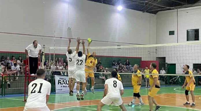 Municipal de vôlei de Santa Rosa do Sul inicia com 16 equipes