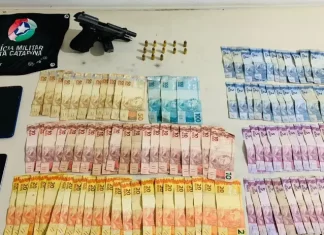 PM apreende arma, munições e dinheiro em Ararangua após abordagem a casal armado