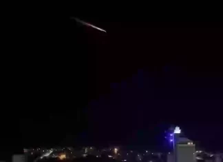 Rastro de Fogo de Lixo Espacial Ilumina os Céus do Sul do Brasil