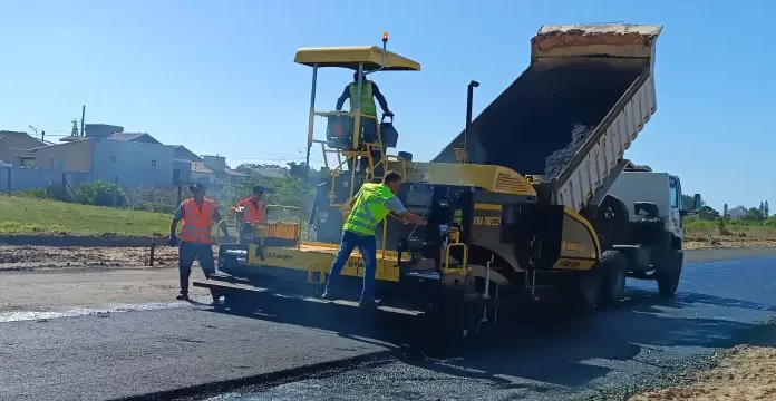 Iniciado o asfaltamento do primeiro quilômetro da Rodovia Caminhos do Mar