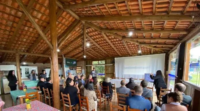 Famílias de Jacinto Machado concluem curso de Turismo Rural