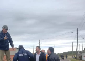 Prefeitura Municipal de Balneário Gaivota inicia a distribuição de telhas às famílias atingidas pelo granizo