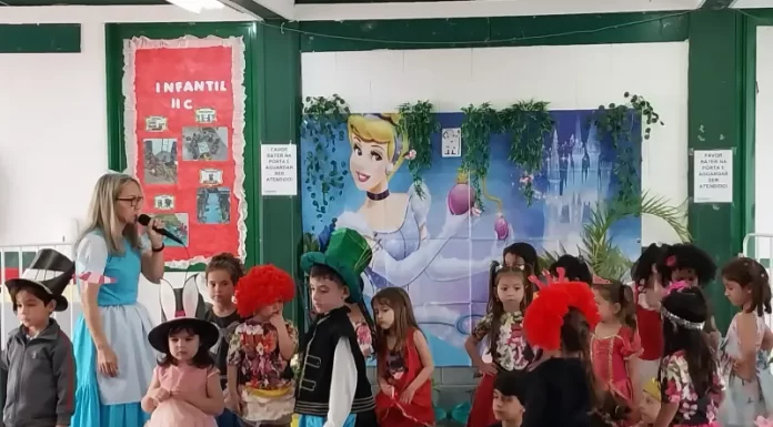 Sombrio celebra o Dia Nacional da Educação Infantil