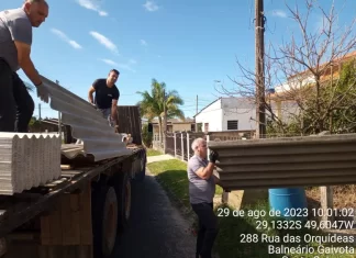 Balneário Gaivota: Defesa Civil e Prefeitura pedem colaboração dos moradores para entrega de telhas