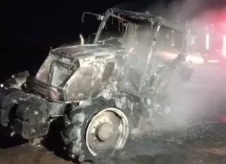 Incêndio em máquina agrícola em Turvo é controlado pelos bombeiros