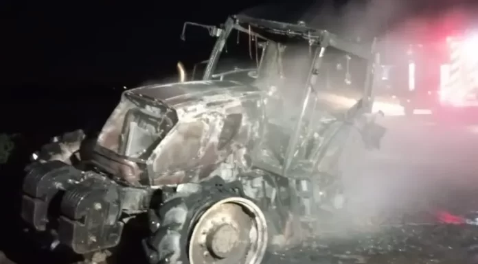 Incêndio em máquina agrícola em Turvo é controlado pelos bombeiros