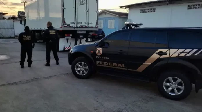 PF deflagra operação contra pesca ilegal e lavagem de capitais em Passo de Torres SC e cidades do Rio Grande do Sul