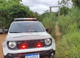 Veículo capotado é encontrado em propriedade particular em São João do Sul