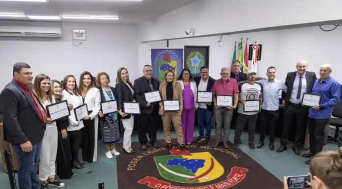 Câmara de Vereadores de Sombrio realiza Sessão Solene de Entrega de Moções de Reconhecimento e Aplausos