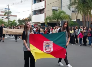 Sombrio leva 57 delegações ao Desfile Cívico