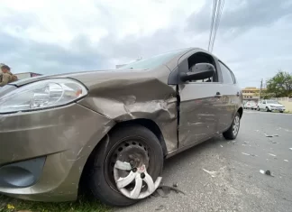 Colisão de veículos deixa mulher ferida em Sombrio