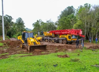 Realizada a instalação do Kit de Transposição na ponte da Fortaleza em Praia Grande