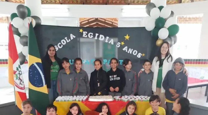 Sombrio: Escola Egídia completa 5 anos com festa