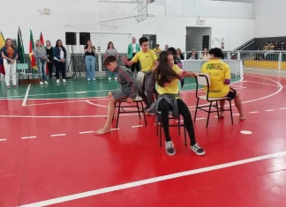 Sombrio: Escola Alda comemora 50 anos com gincana, reforma e laboratório de ciências