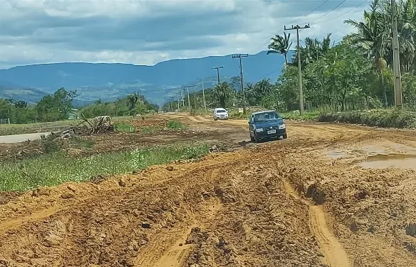 Moradores realizarão paralisação na Rodovia SC-108, reivindicando a conclusão das obras
