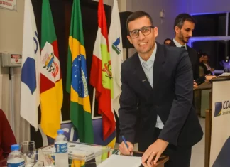 Cerimônia de Troca de Diretoria da CDL de Sombrio Marcada por Emoção e Compromisso com a Comunidade