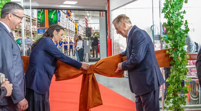 Grupo Giassi inaugura unidade do Combo Atacadista em Sombrio