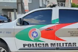 Mulher conhecida por causar transtornos volta a provocar confusão e termina presa em Sombrio