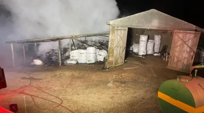 Galpão é destruído por incêndio em São João do Sul