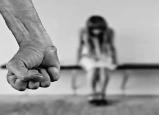 Covardia: Homem agride esposa e filha brutalmente em São João do Sul