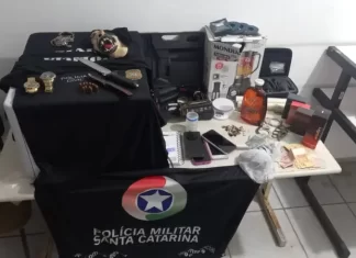 Operação policial desmantela ponto de tráfico e conduz suspeitos por tráfico de drogas
