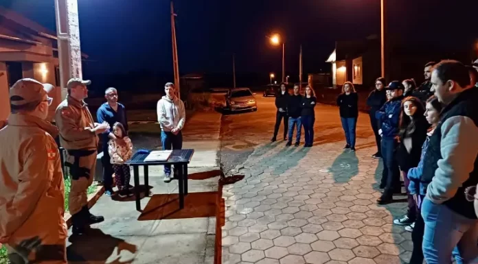 PMSC inaugura mais duas Redes de Vizinho em Meleiro