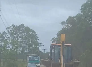 Balneário Gaivota recupera estradas após as fortes chuvas