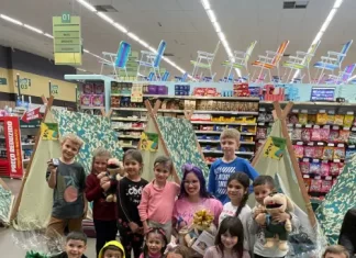 Cooperja realiza acampamento infantil dentro do supermercado