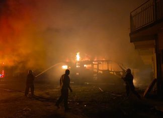 Motorhome do prefeito de Balneário Gaivota é destruído pelo fogo
