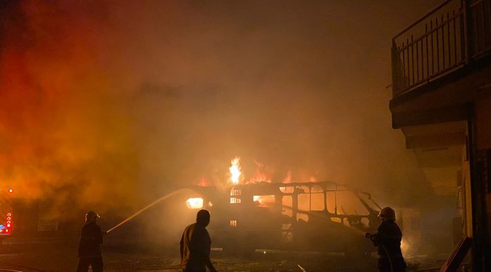 Motorhome do prefeito de Balneário Gaivota é destruído pelo fogo