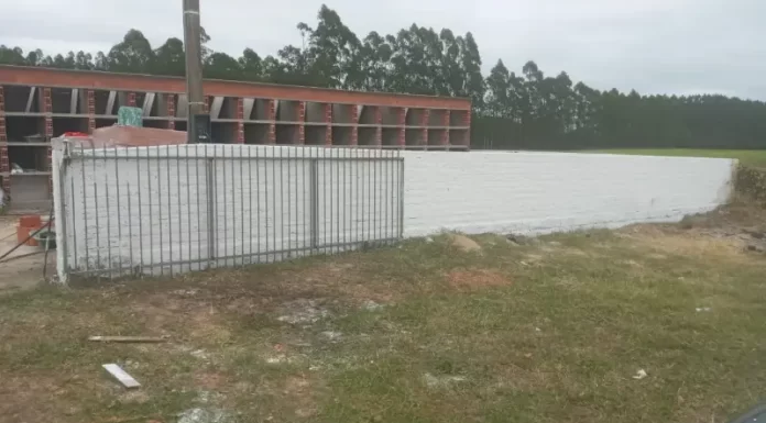 Prefeitura de Balneário Gaivota executa melhorias nos cemitérios para o Dia de Finados