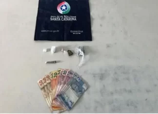 PM apreende drogas e conduz envolvidos em Ararangua