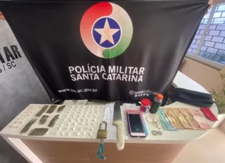 Apreensão de drogas em Passo de Torres: Suspeito é detido em residência abandonada