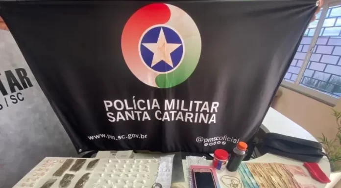 Apreensão de drogas em Passo de Torres: Suspeito é detido em residência abandonada
