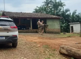 Homem é assassinado a facadas em Turvo