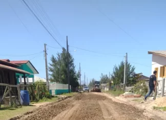Balneário Gaivota faz melhoria das ruas da Zona Sul