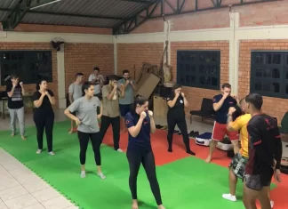 Solenidade para troca de faixa do Muay Thai