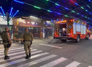 Incêndio em lancheria no centro de Sombrio é registrado durante a madrugada