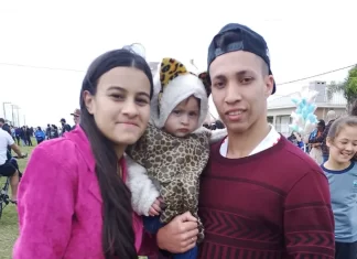 Casal tem casa destruida por temporal em Balneário Gaivota
