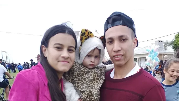 Casal tem casa destruida por temporal em Balneário Gaivota