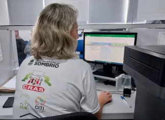 Mais de 300 famílias já fizeram o cadastramento para o recebimento de telhas em Sombrio