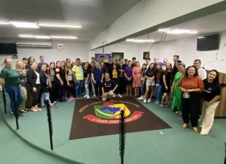 Cerimônia de premiação celebra talentosos alunos do concurso de redação na faculdade Unopar Sombrio