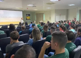 Sucessão para nova geração foi tema de palestra em encontro para filhos e associados da Cooperja