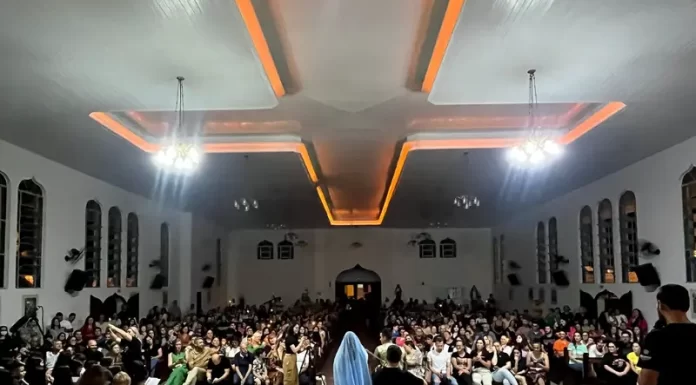 Papai Noel e apresentações fizeram a alegria no Natal Iluminado de Santa Rosa do Sul