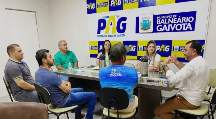 Prefeitura de Gaivota reúne Defesa Civil, secretarias de Meio Ambiente, de Agricultura e Pesca para desassoreamento do Rio Caverá