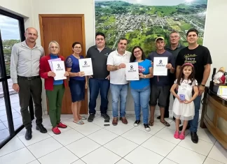 Mais proprietários recebem matrícula de seus imóveis, em Santa Rosa do Sul