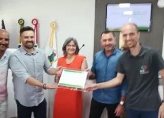 Unesc entrega título de município parceiro da saúde coletiva para Balneário Gaivota
