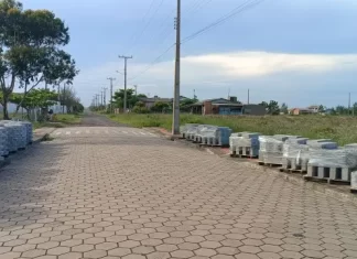 Balneário Gaivota: Administração entrega ordem de serviço para calçamento